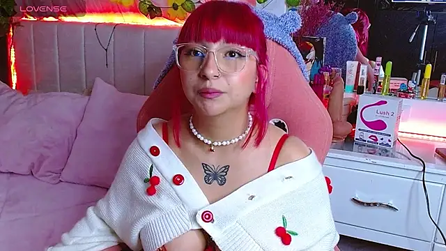 Snapshot of Littlerouse_ chatting on September 11, 5:08 am Littlerouse online show from September 11, 5:08 am