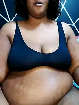 YummyChocolatexx2 online show from October 7, 4:11 pm