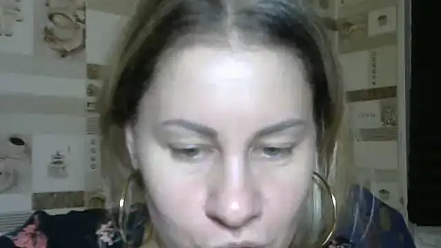 Snapshot of TherestlessKitty chatting on October 19, 10:23 pm TherestlessKitty online show from October 19, 10:23 pm