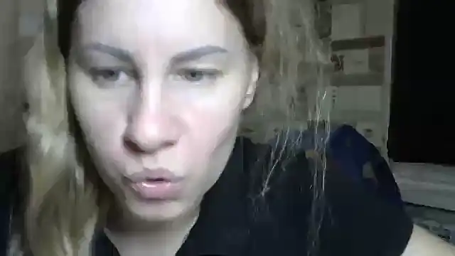 Snapshot of TherestlessKitty chatting on October 25, 10:27 pm TherestlessKitty online show from October 25, 10:27 pm