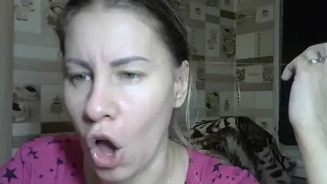 Snapshot of TherestlessKitty chatting on October 24, 10:17 pm TherestlessKitty online show from October 24, 10:17 pm