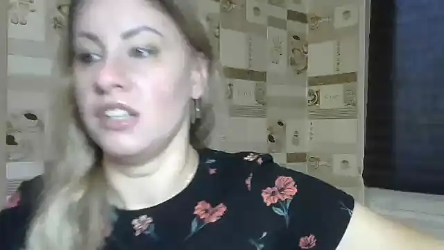 Snapshot of TherestlessKitty chatting on September 25, 6:12 am TherestlessKitty online show from September 25, 6:12 am