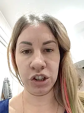 Snapshot of TherestlessKitty chatting on October 27, 10:59 pm TherestlessKitty online show from October 27, 10:59 pm