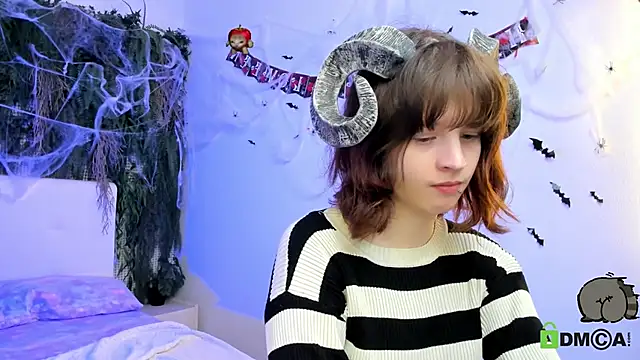 Snapshot of Alina_Mills chatting on October 27, 8:54 am Alina Mills online show from October 27, 8:54 am