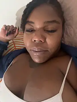 Goddess Nafeesha online show from November 1, 8:40 am