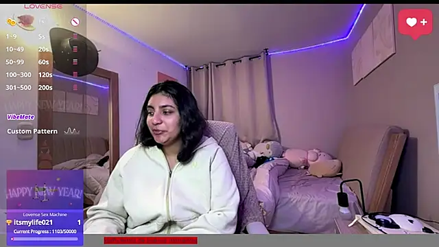 cloe small online show from October 10, 4:17 am