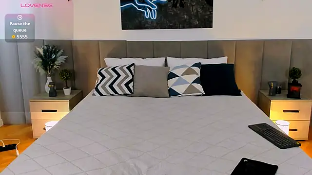 MiaBecky online show from September 21, 5:50 am