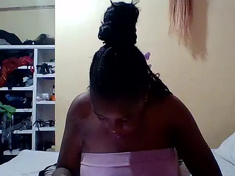 Snapshot of Zara_Twilight chatting on September 25, 6:39 pm Zara Twilight online show from September 25, 6:39 pm