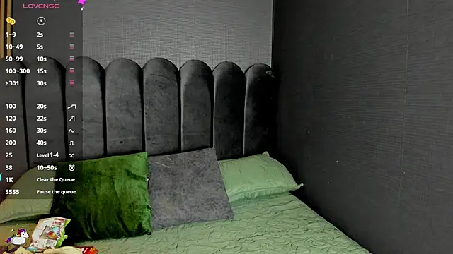 Nicolette ks  online show from December 19, 5:10 am