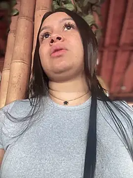 Snapshot of Pretty_Isadora chatting on October 5, 6:57 pm Pretty Isadora online show from October 5, 6:57 pm