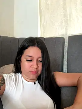 Snapshot of Pretty_Isadora chatting on October 15, 9:39 pm Pretty Isadora online show from October 15, 9:39 pm