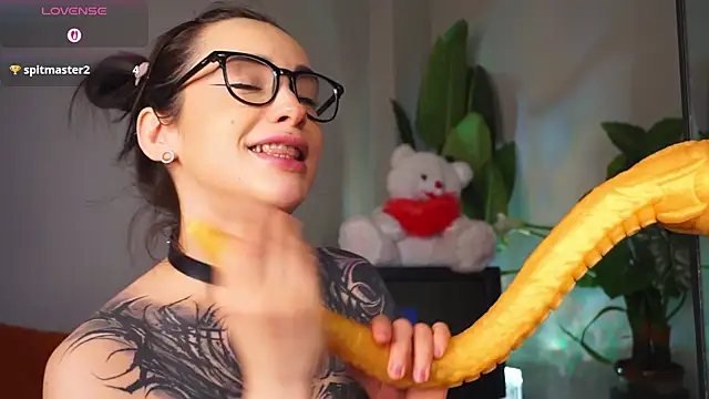 EvaCanton online show from February 1, 2:21 am