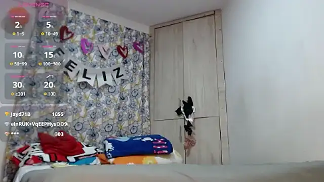 zoe max online show from October 12, 11:29 pm