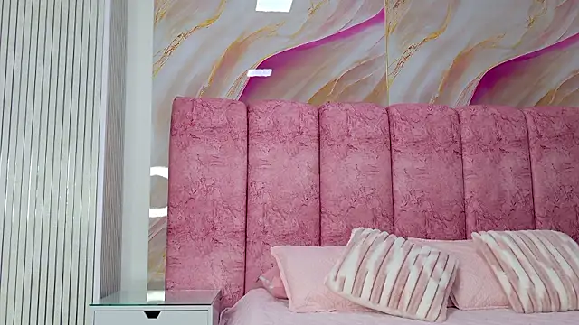 kendal rossi online show from February 23, 12:04 pm