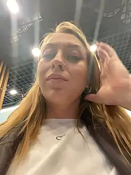 Snapshot of Sweet___Emily chatting on September 25, 1:32 pm Sweet   Emily online show from September 25, 1:32 pm