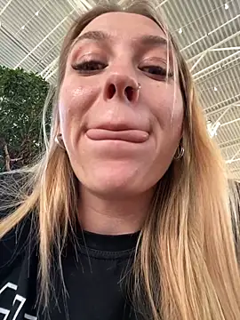 Snapshot of Sweet___Emily chatting on September 9, 2:06 pm Sweet   Emily online show from September 9, 2:06 pm