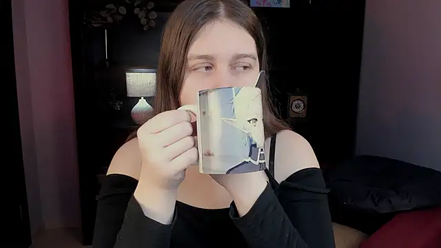 FioraMarmoris online show from February 11, 5:20 am