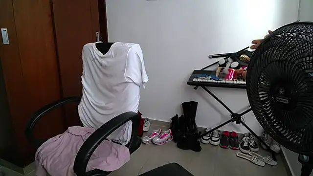 venelope1 online show from November 27, 8:01 pm