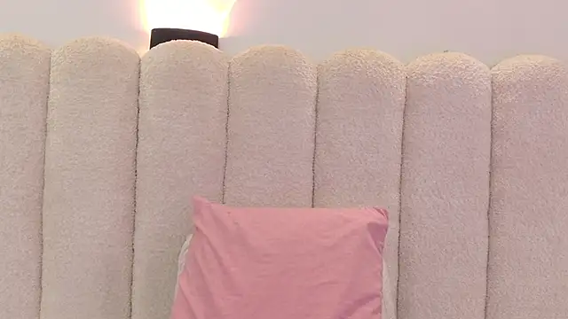 Juliabadlee online show from September 10, 6:19 pm