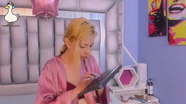 sophia ny online show from November 8, 2:44 pm