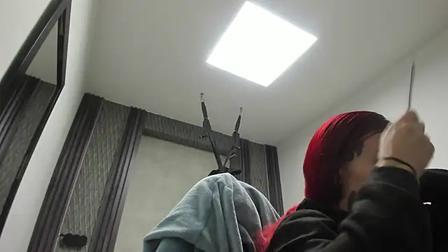 selene red  online show from February 19, 1:05 am