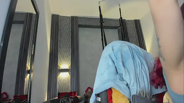 selene red  online show from January 11, 4:45 pm