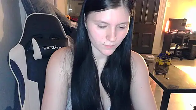 Elliewgfs online show from December 19, 4:37 am