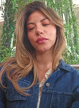 Karen San Miguel online show from October 3, 9:31 pm