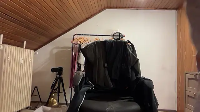 JeSuisUnTapin online show from September 11, 6:30 pm