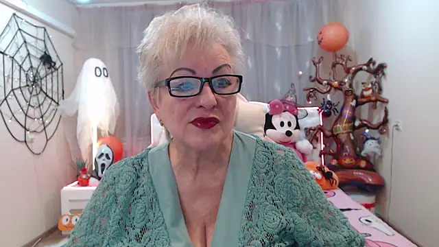 KayleSmoll online show from October 31, 7:40 pm