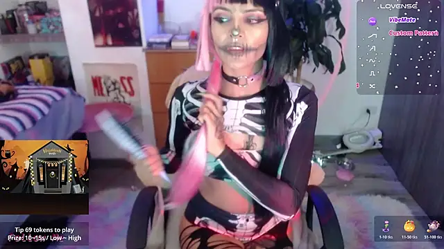 Snapshot of lila_bratz chatting on October 23, 9:32 pm lila bratz online show from October 23, 9:32 pm