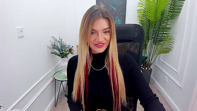 SelenaeMoore online show from September 13, 11:40 am