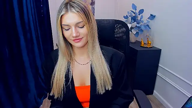 SelenaeMoore online show from November 30, 7:51 pm