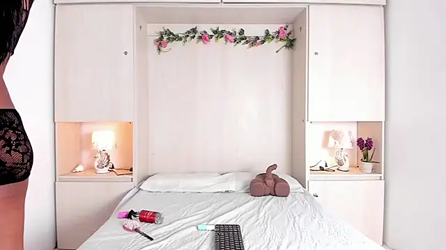 KendallRosse1 online show from February 26, 12:15 pm