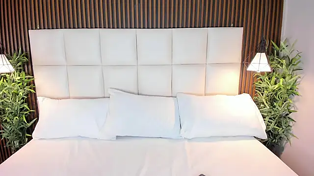 CailynBrowm online show from October 16, 4:48 am