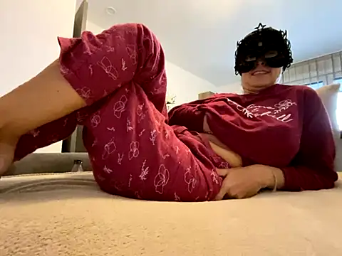 Marilou1983 online show from November 8, 8:19 am