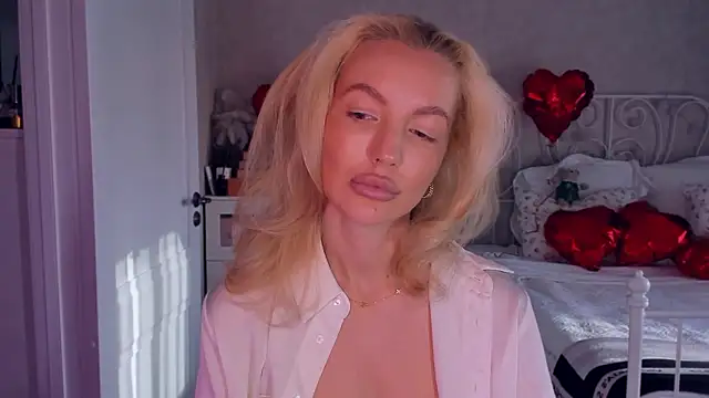 aestetick online show from February 15, 9:30 am