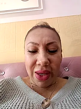 coral smitth online show from February 21, 7:25 pm