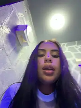 EmmaTorres  online show from February 3, 8:56 pm