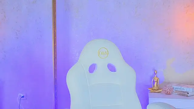 AlessiaLondon online show from December 16, 2:50 am