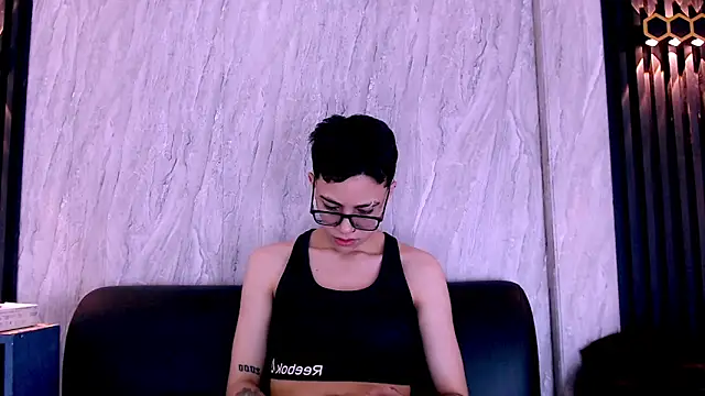 Cutie Shy  online show from November 22, 1:14 pm