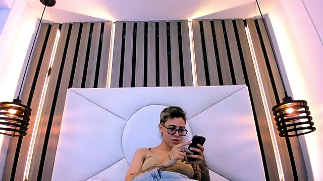 Cutie Shy  online show from January 12, 7:30 pm