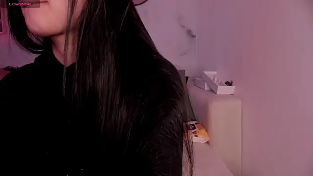 lara madisson online show from October 3, 9:25 am