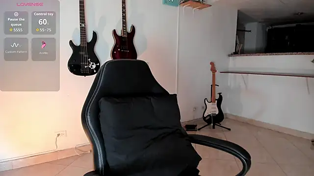 lilpervertgirl online show from November 2, 7:01 am