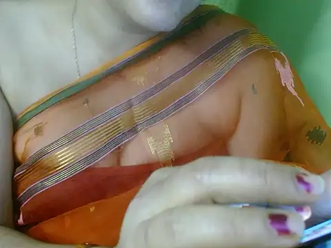 LOVERIAKOL online show from February 11, 8:10 pm