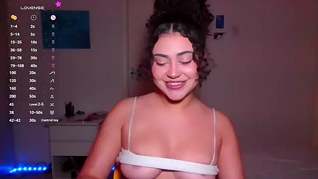 Snapshot of ann4montez_ chatting on September 15, 3:26 am ann4montez  online show from September 15, 3:26 am