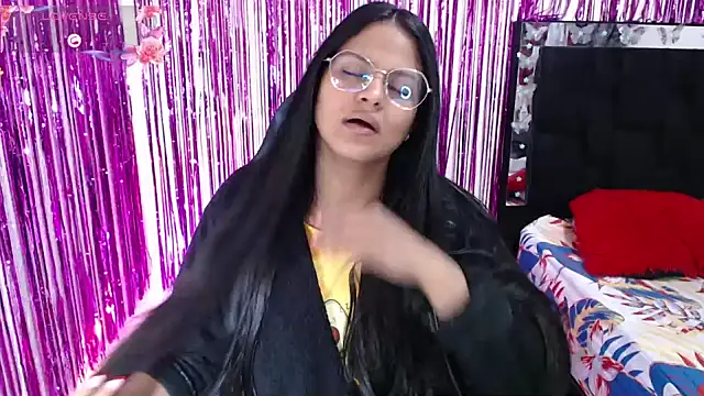 SweetAlmaa online show from February 5, 10:40 am