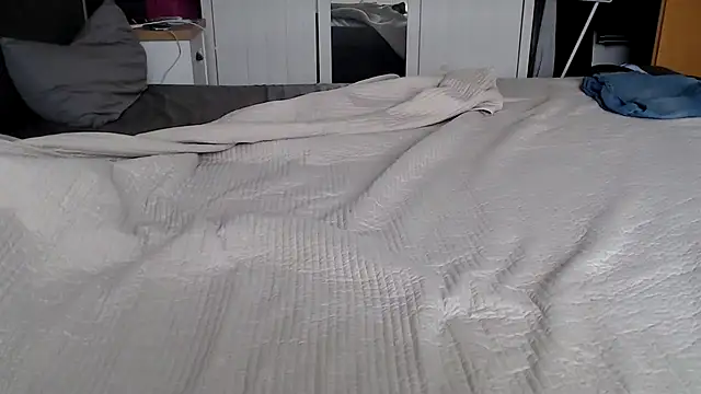 Snapshot of margotgra82 chatting on September 15, 3:53 pm margotgra82 online show from September 15, 3:53 pm