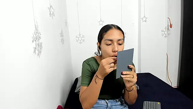 monse 02 online show from January 15, 1:50 pm