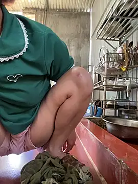 Linaannn online show from February 4, 7:00 am